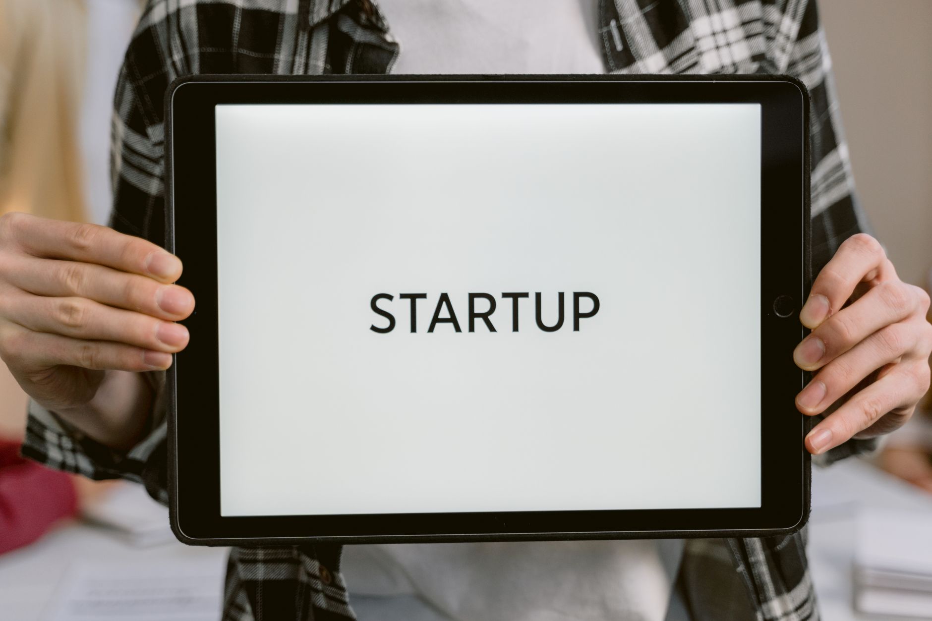 Cómo emprender con agentes de IA en 2026: guía para fundadores tecnológicos
