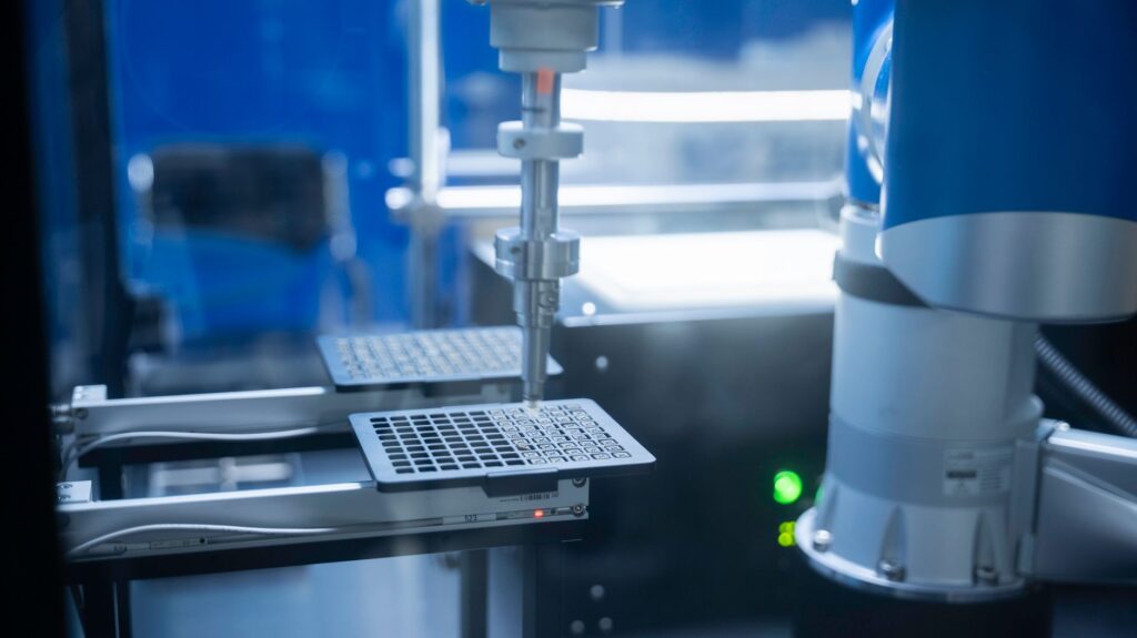 Laboratorios autónomos: cuando la IA deja de pensar y empieza a experimentar