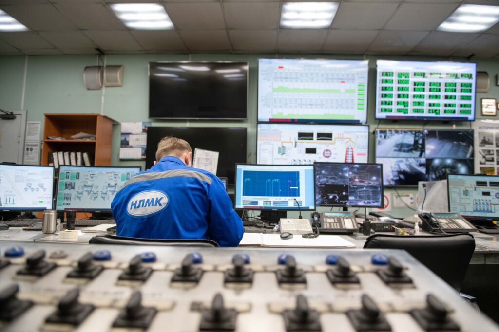 Gemelos digitales con IA: simular antes de decidir en empresas y gobierno
