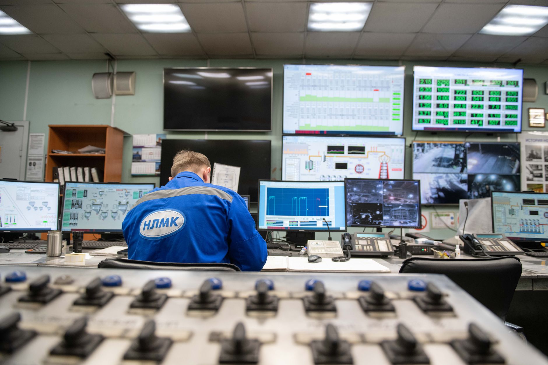 Gemelos digitales con IA: simular antes de decidir en empresas y gobierno